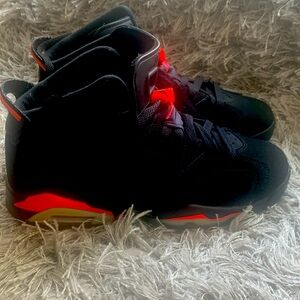 Air Jordan 6 Retro BG size 7Y